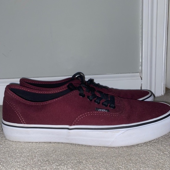 Vans - Picture 2 of 4